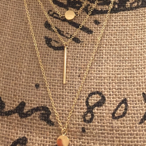🔥Bar & Circle Gold Layered Necklace. - Picture 4 of 5